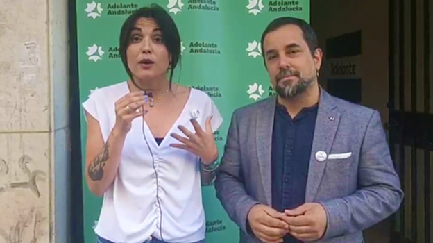 Ángela González con el candidato a la Alcaldía de Adelante Andalucía, Jesús Amador