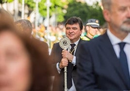 Gabriel Cruz, el alcalde cofrade y socialista que destinó a las hermandades más de medio millón de euros el año pasado