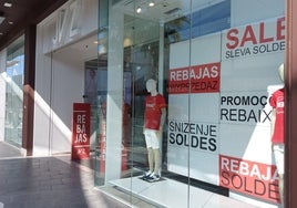 Rebajas en Huelva: el centro comercial Holea abre al completo este domingo con los mejores descuentos
