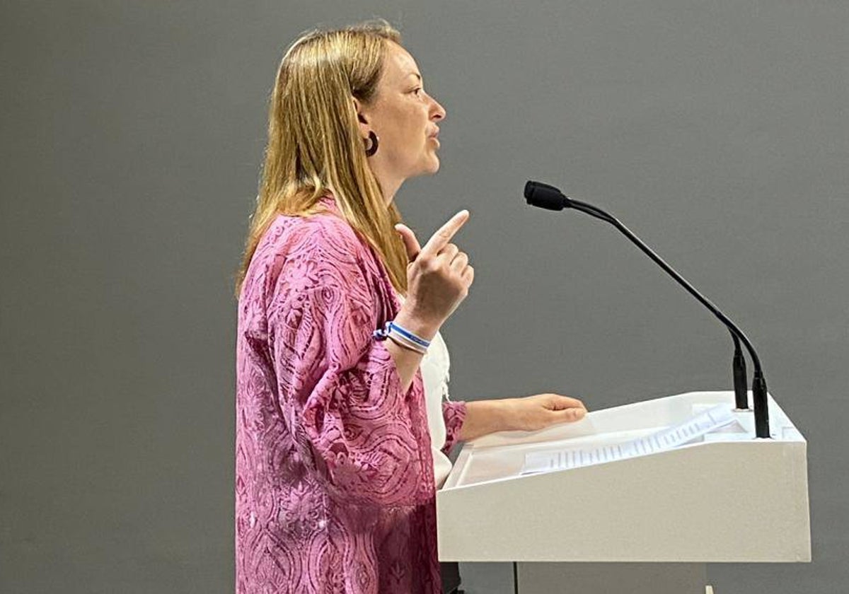 María Teresa Flores, en rueda de prensa