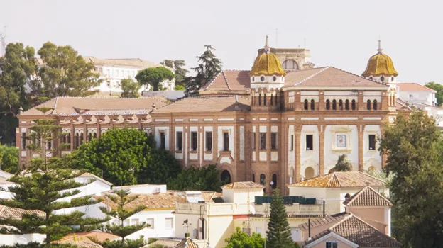 Antigua vista exterior del IES La Rábida, en Huelva capital