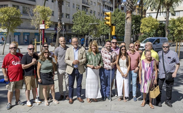 Imagen principal - ¿Cómo suenan ahora los semáforos de Huelva?