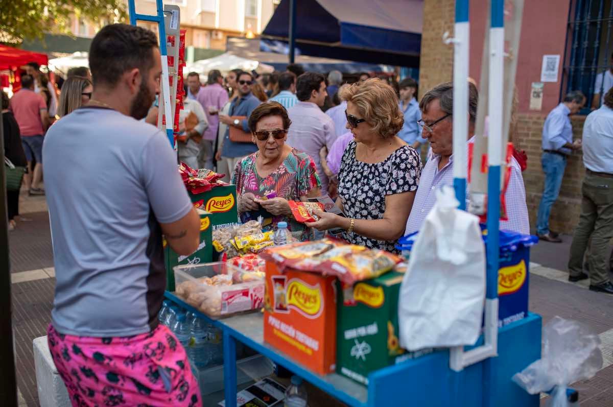 Puesto de pipas a las puertas de la plaza