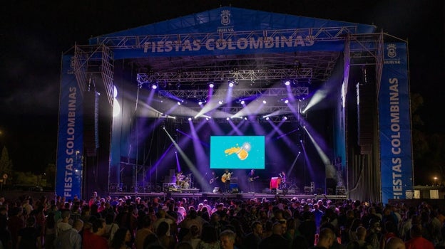 Vista general del escenario durante el concierto de Stanich
