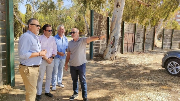 Visita de los técnicos y el equipo de Gobierno al espacio de conciertos del Parque Zafra