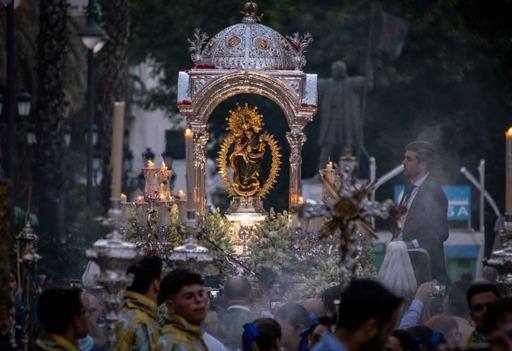 La inédita procesión de la Virgen de la Cinta por el centro de Huelva