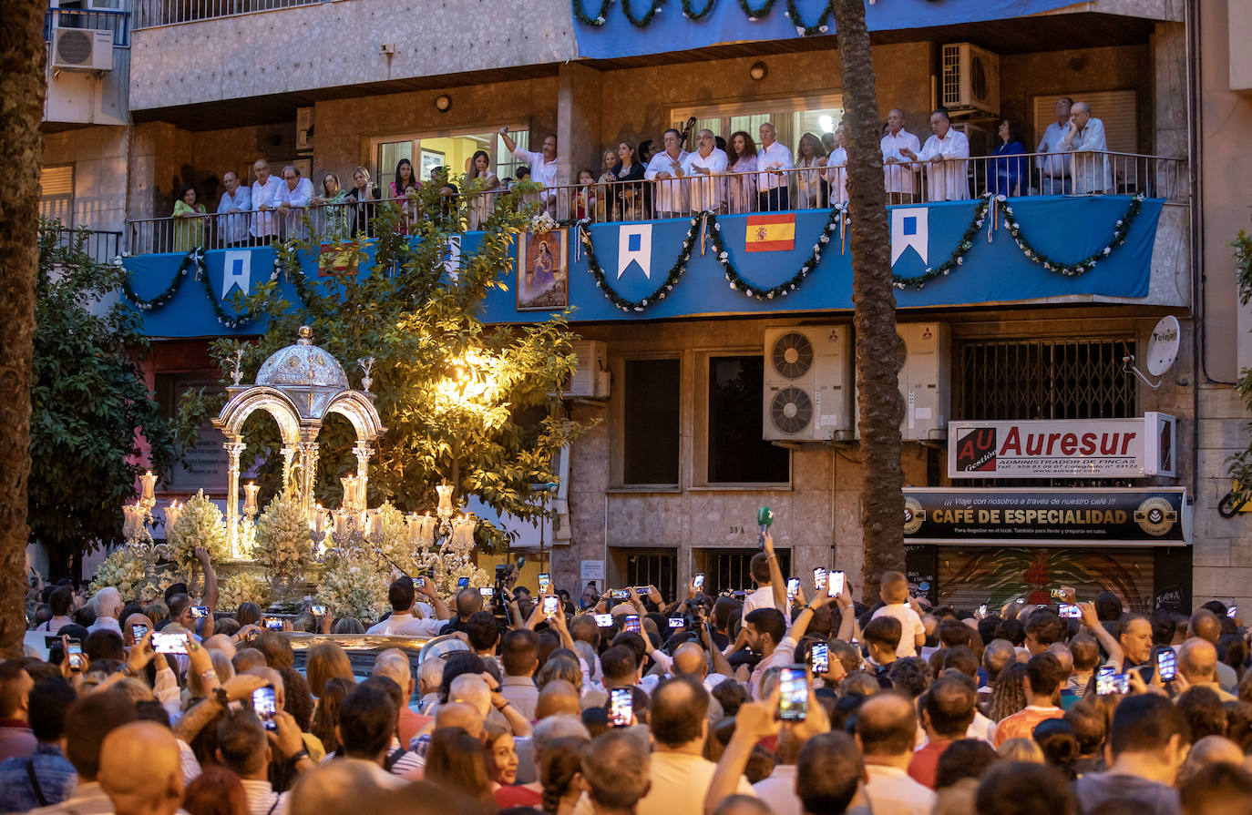 La Virgen de la Cinta regresa a casa