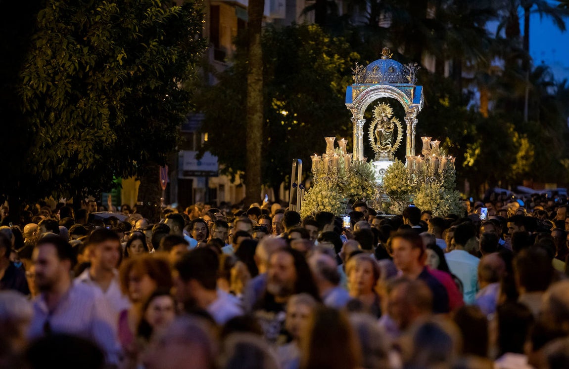 La Virgen de la Cinta regresa a casa
