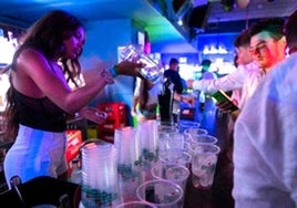 La Policía Local cerró anoche casi un tercio de los locales de ocio nocturno que inspeccionó