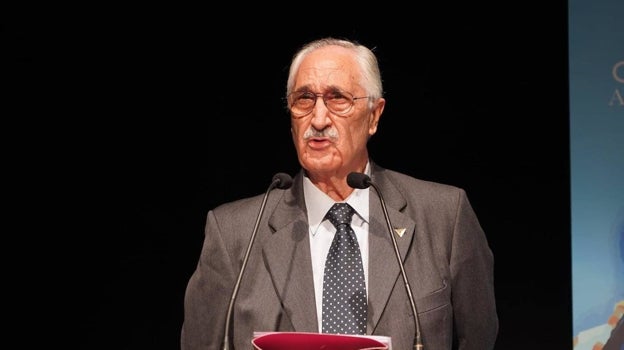 Francisco Rodríguez-Pantoja: «A Huelva le beneficiaría mejorar las comunicaciones con Extremadura muchísimo más que con Sevilla»