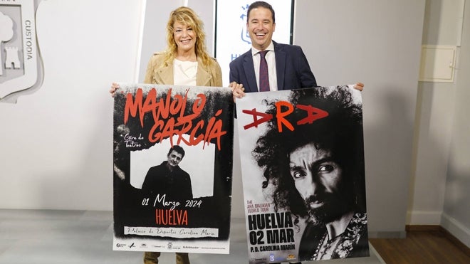 Pilar Miranda y Nacho Molina presentando los conciertos del mes de marzo en Huelva