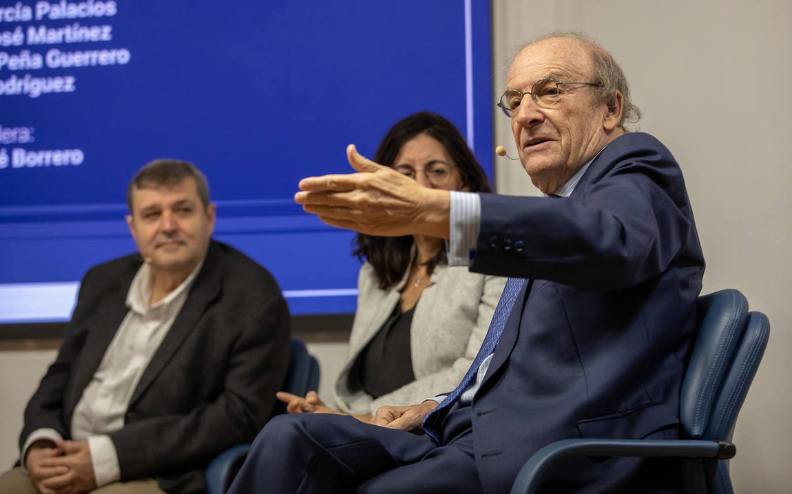 La mejores imágenes del foro &#039;Encuentros con la Constitución&#039; en Huelva