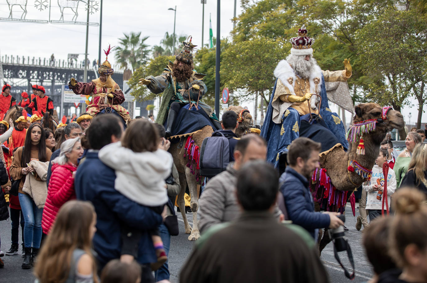 Las mejores imágenes de la llegada de los Reyes Magos a Huelva