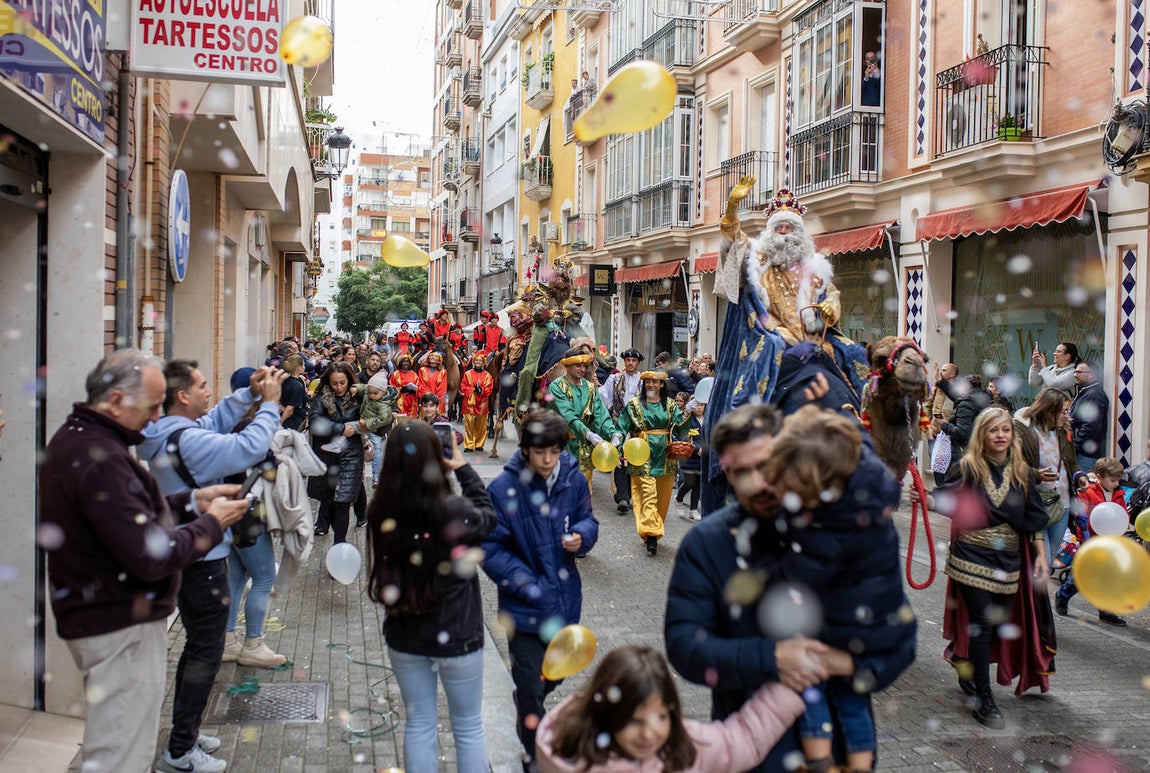 Las mejores imágenes de la llegada de los Reyes Magos a Huelva