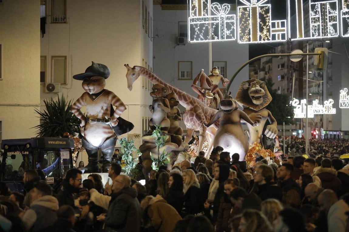 Así ha sido la Cabalgata de Reyes Magos de Huelva 2024, en imágenes