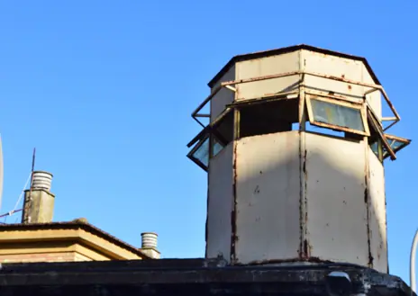 Imagen secundaria 1 - La antigua cárcel de Huelva, un edificio histórico abandonado que podría albergar el Conservatorio de Danza