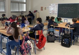 El colegio Nuevo Ensanche Sur lleva avisando desde julio de que no iba a poder poner la calefacción: están con la luz de obra y sin ascensor