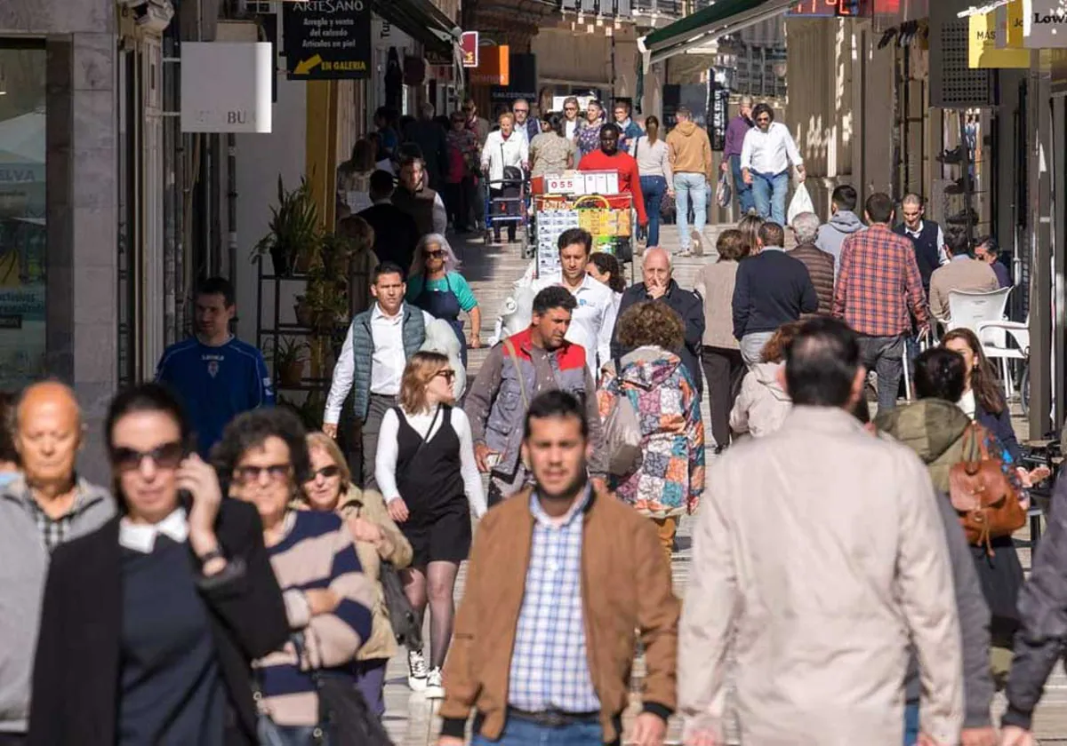 De qué nacionalidad son la mayoría de los extranjeros que viven en Huelva?