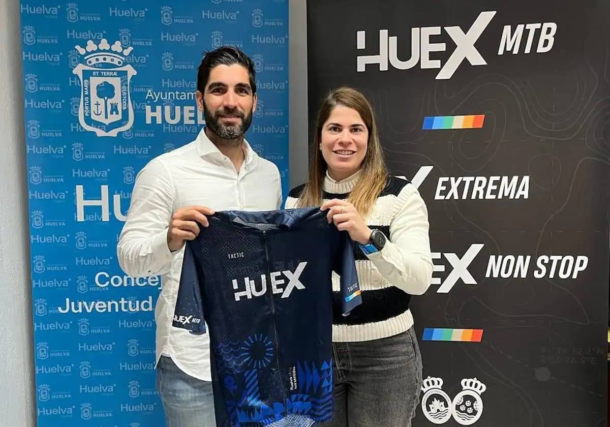 Acuerdo de patrocinio entre el Ayuntamiento de Huelva y la HUEX Extrema