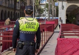 Las  carencias de la Policía Local de Huelva: Coches con constantes averías, chalecos antibalas compartidos y una escala de mandos «inexistente»