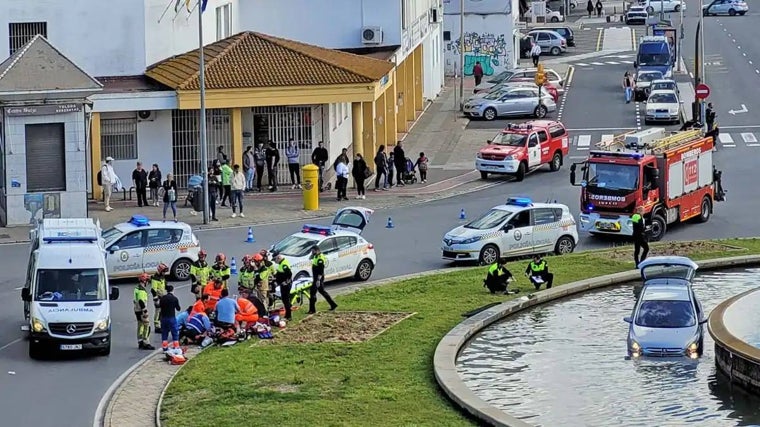 Al conductor se le practicó la reanimación tras rescatarlo del vehículo