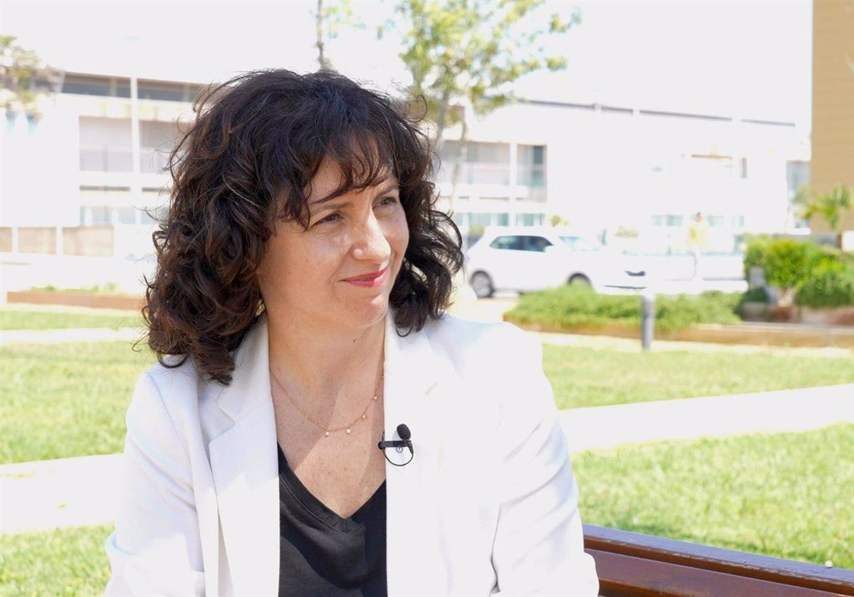 La vicerrectora de Internacionalización y Compromiso Global de la Universidad de Huelva, María Teresa Aceytuno