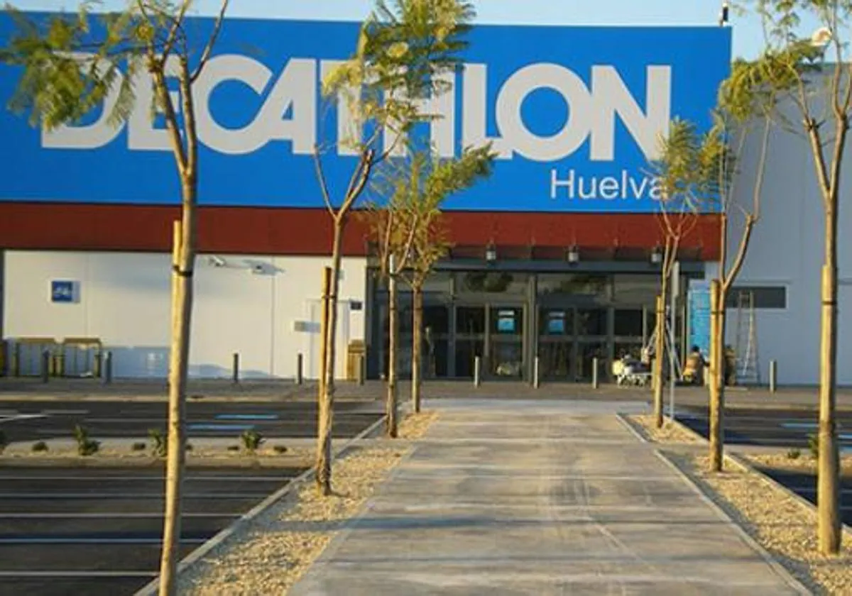 Decathlon busca trabajadores para sus centros de Huelva y Lepe