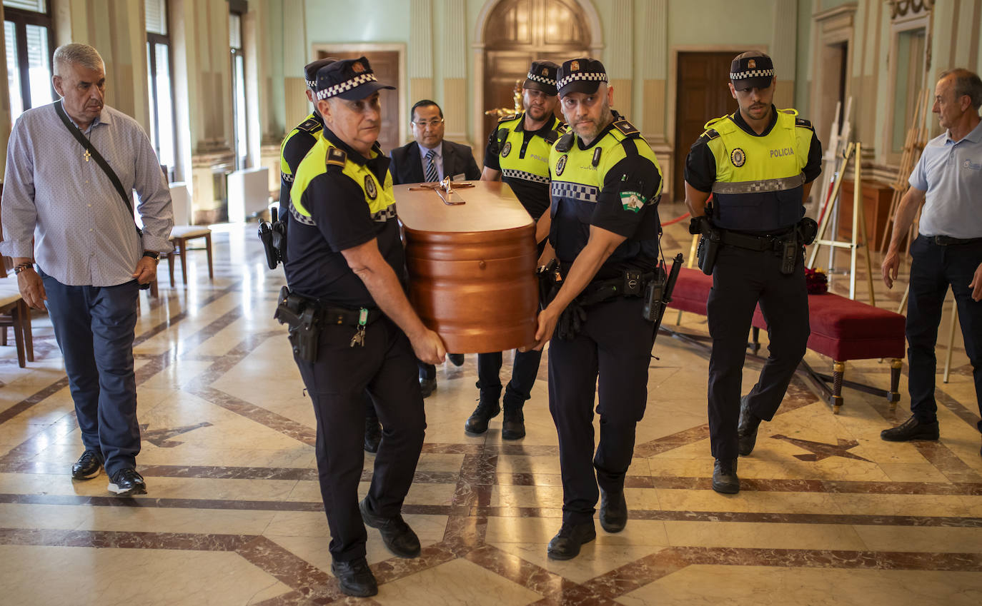 Huelva despide a La Moni, en imágenes