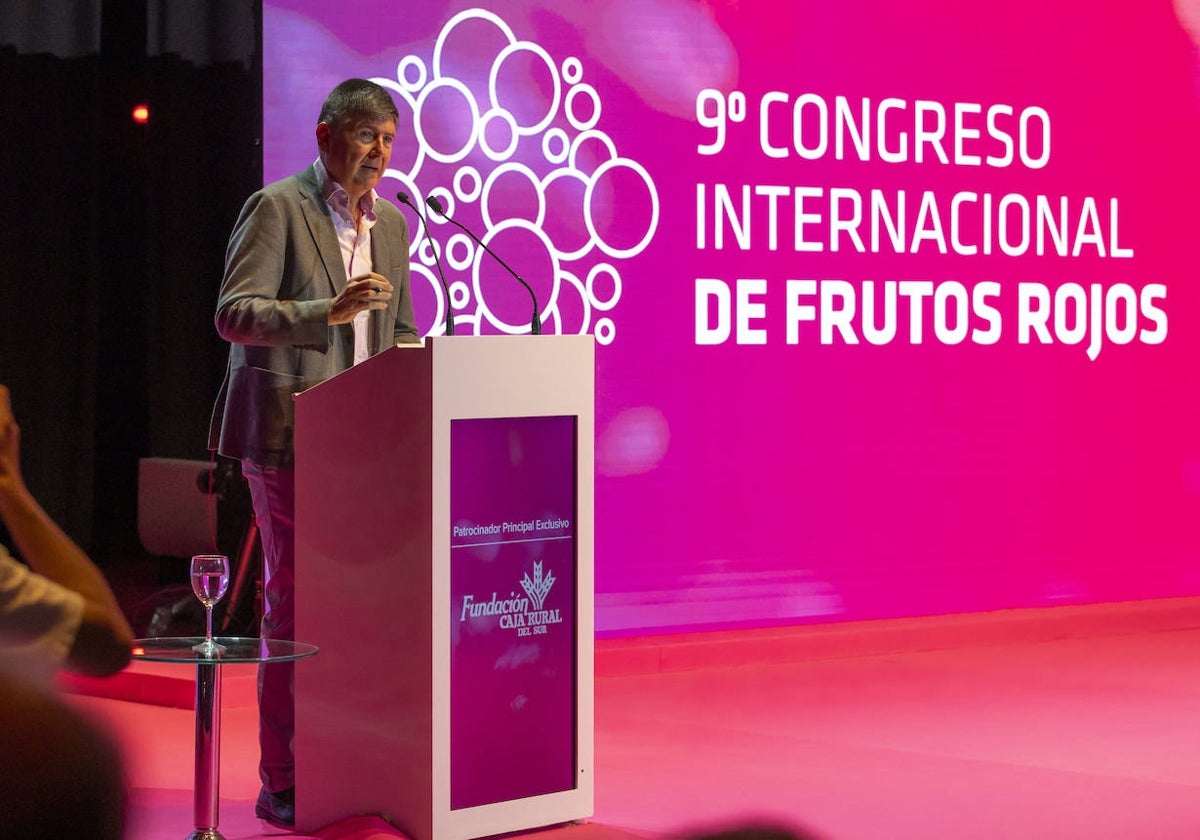 Manuel Pimentel inauguró el Congreso Internacional de Frutos Rojos