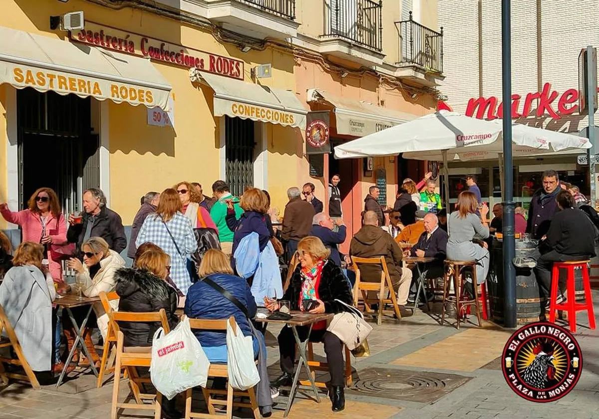 Veladores en la plaza de las Monjas