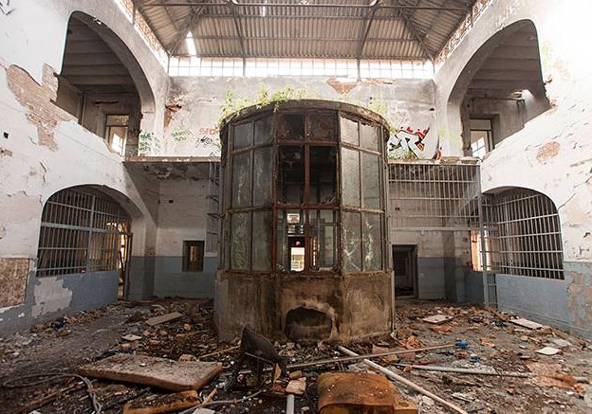 Estado en el que se encuentra el interior de la antigua cárcel de Huelva