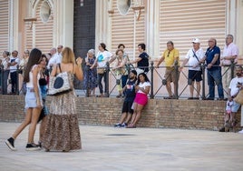 Así disfrutan los onubenses de la nueva plaza de la Merced: todas las imágenes de su 'estreno'