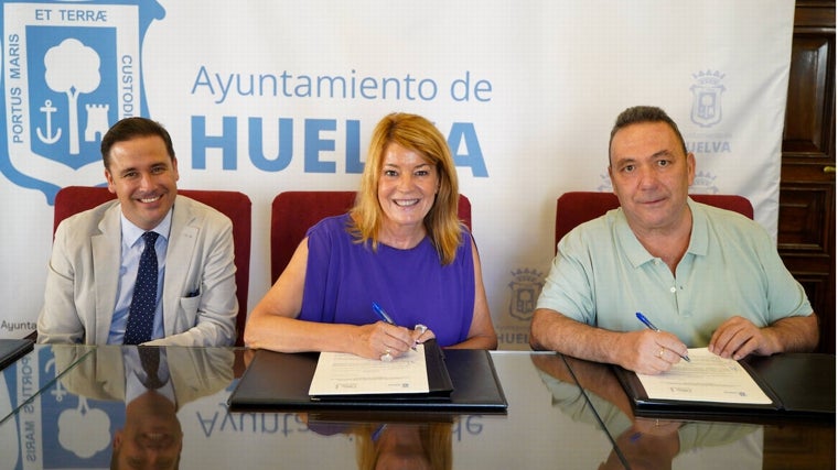 Firma del convenio entre el Ayuntamiento y la Asociación Provincial de Librerías