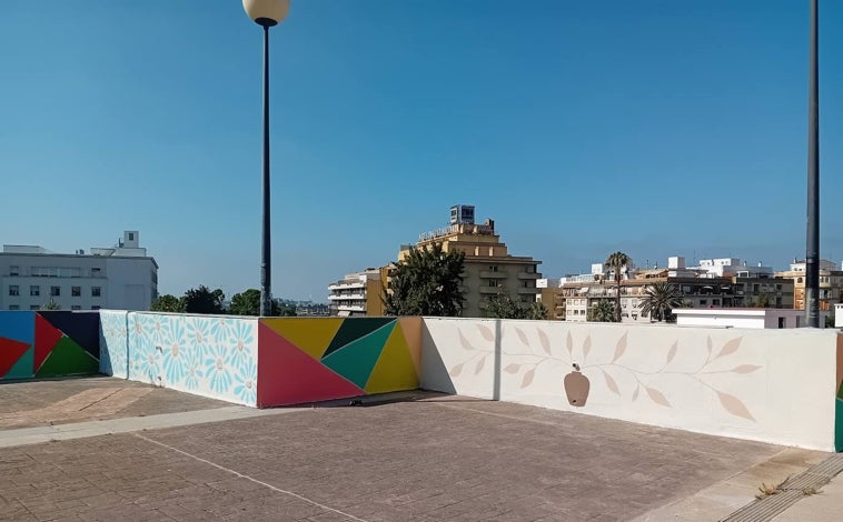 Imagen principal - Nueva intervención artística en la plaza del Titán de Huelva