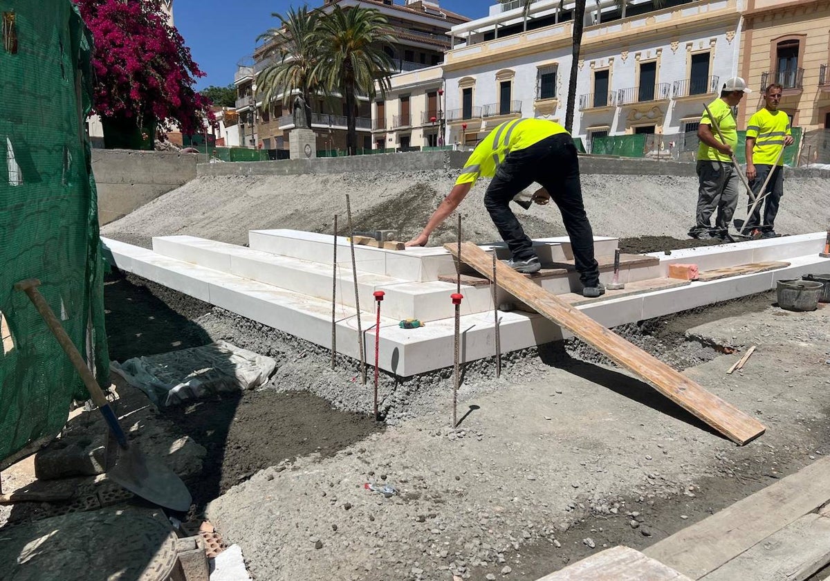Comienzan los trabajos de montaje de las escaleras de San Pedro