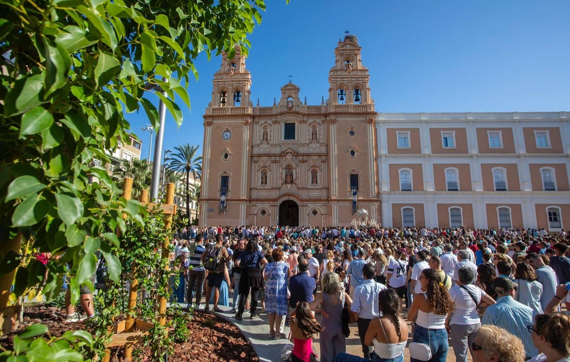 Todas las imágenes de la bajada de la Virgen de la Cinta 2024
