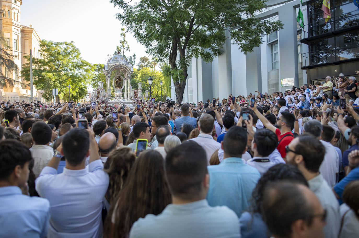 Todas las imágenes de la bajada de la Virgen de la Cinta 2024