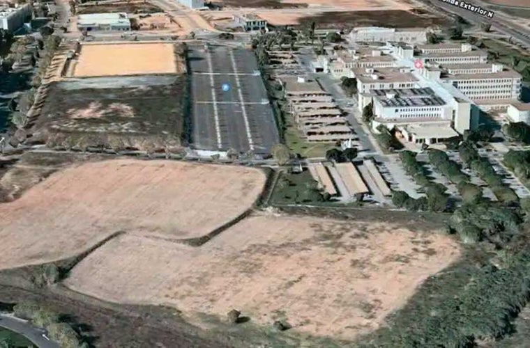 El hospital Juan Ramón Jiménez y sus terrenos anexos