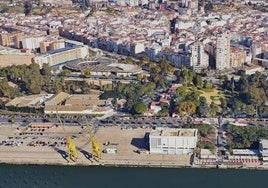 Denuncian que el 'Museo de las Américas' se queda sin sede al demoler el Puerto de Huelva la antigua fábrica de hielos de Expofrisa