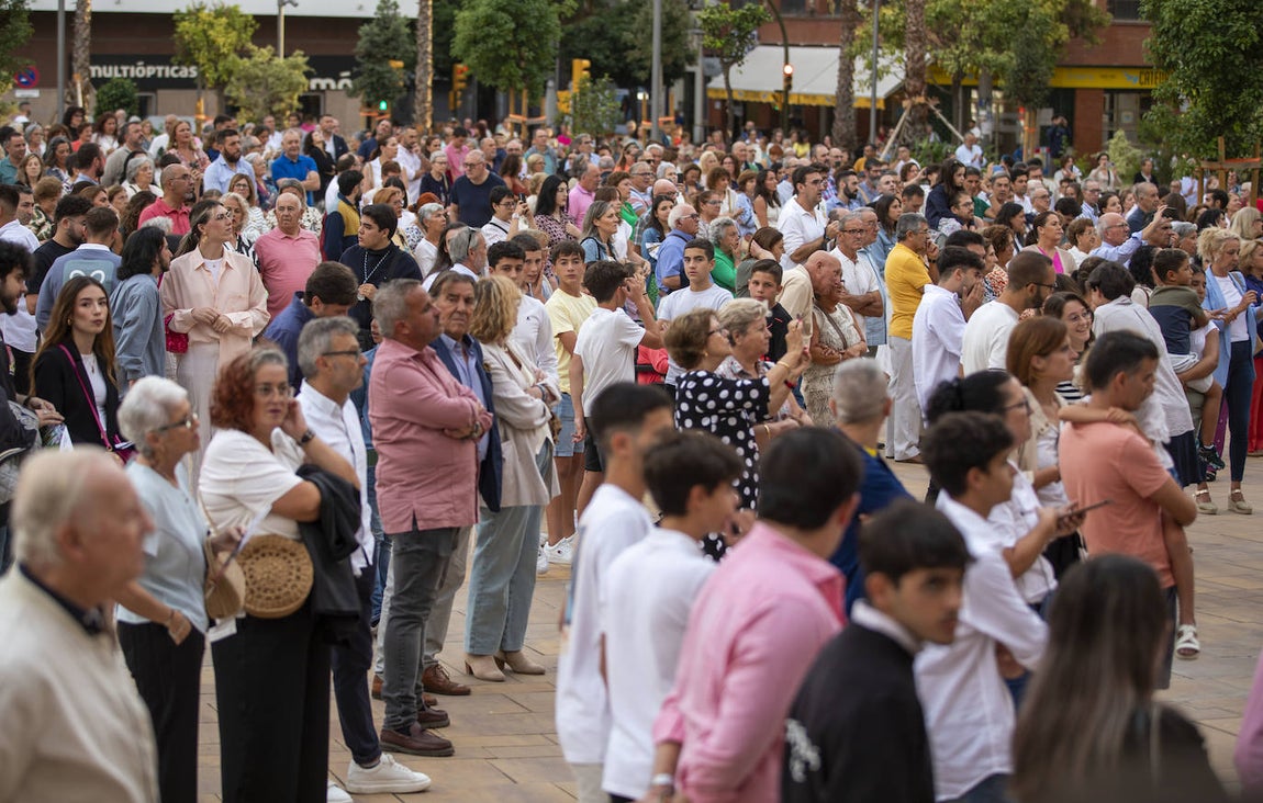 La Virgen de la Cinta se pasea entre el clamor de los onubenses
