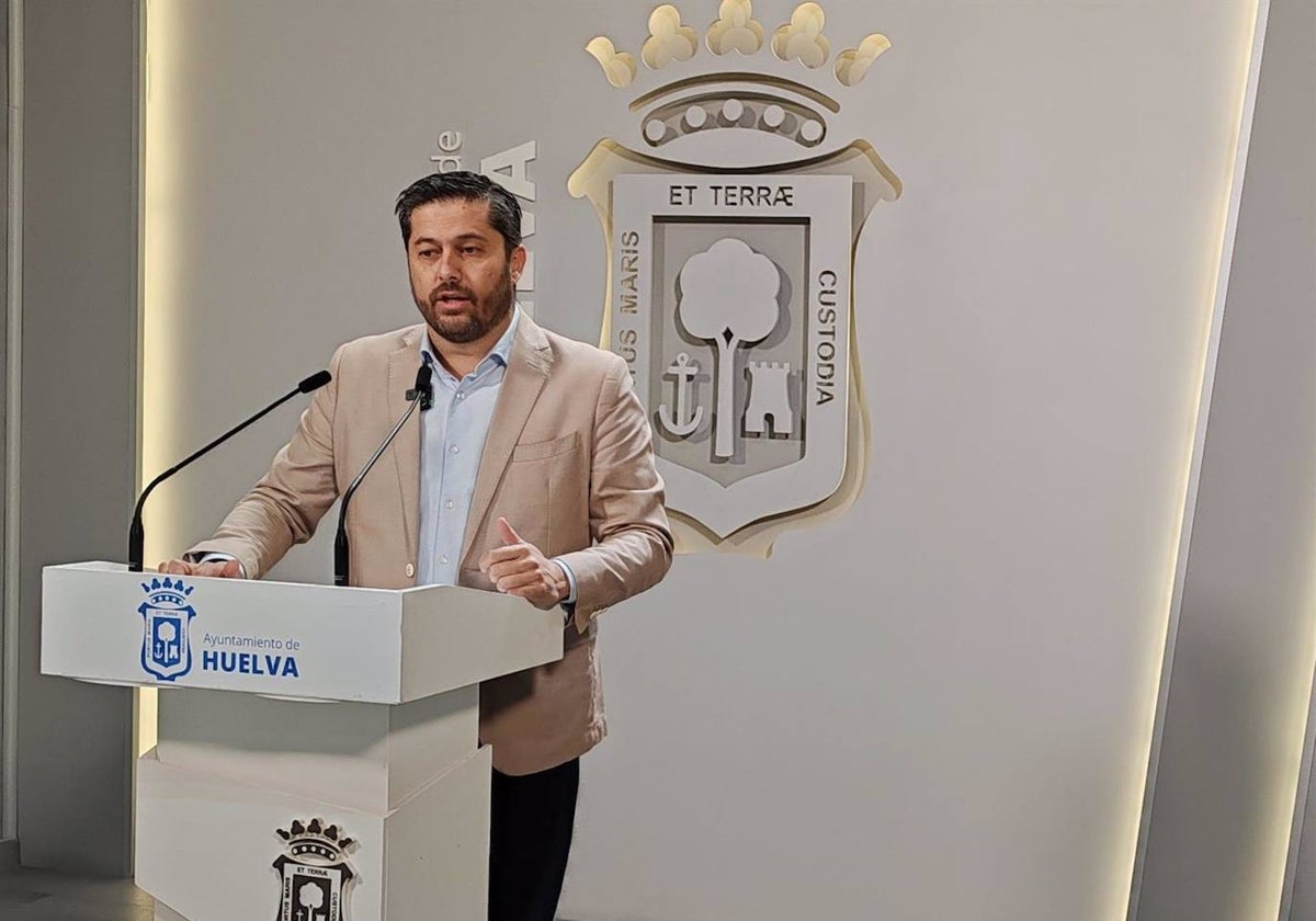 El portavoz socialista en el Ayuntamiento de Huelva, Francisco Baluffo