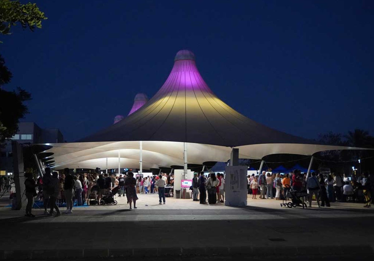 Las carpas del Campus del Carmen, la noche del viernes