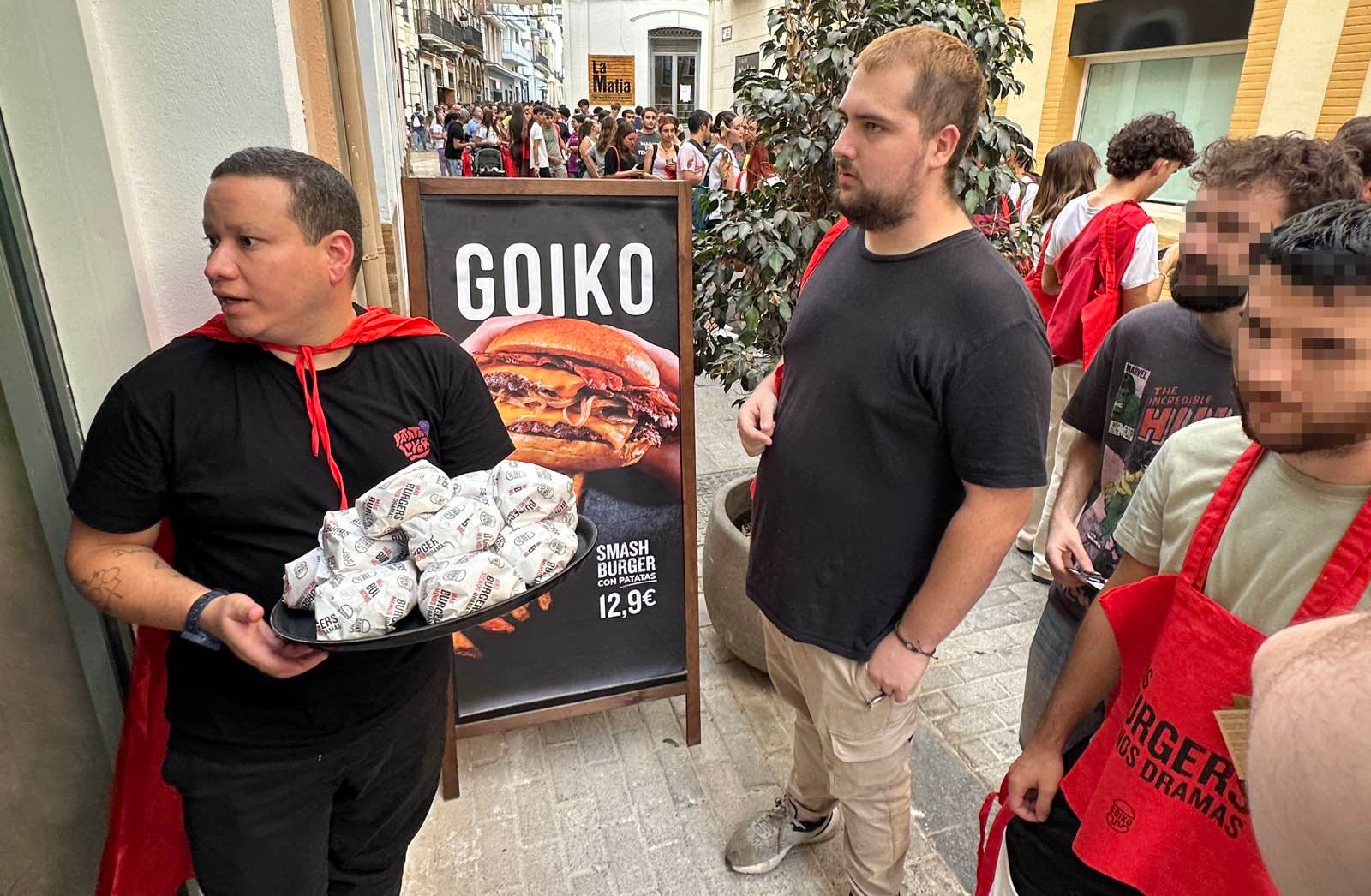 La inauguración de Goiko en Huelva con hamburguesas gratis, en imágenes