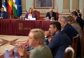 El Pleno respalda la petición de nombrar a Huelva 'Municipio de gran población' con la única abstención de Vox