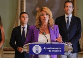 Cuarto intento de la alcaldesa de Huelva por sentarse con el ministro Puente para abordar los graves problemas en infraestructuras