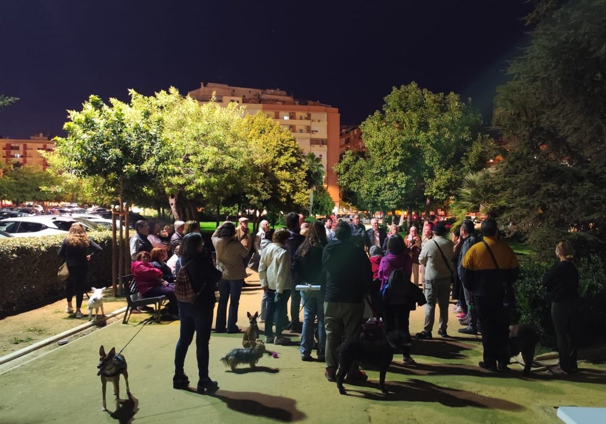 La reunión de los vecinos de Isla Chica que tuvo lugar este martes