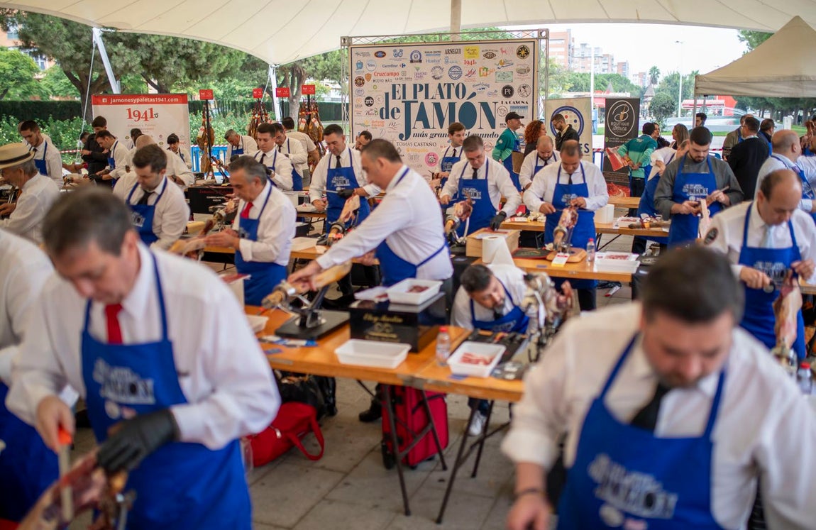 El récord al plato de jamón más grande del mundo, en imágenes