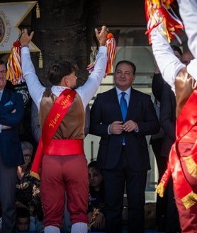 Imagen secundaria 2 - Las danzas ancestrales de Huelva llenan de color el centro de la capital