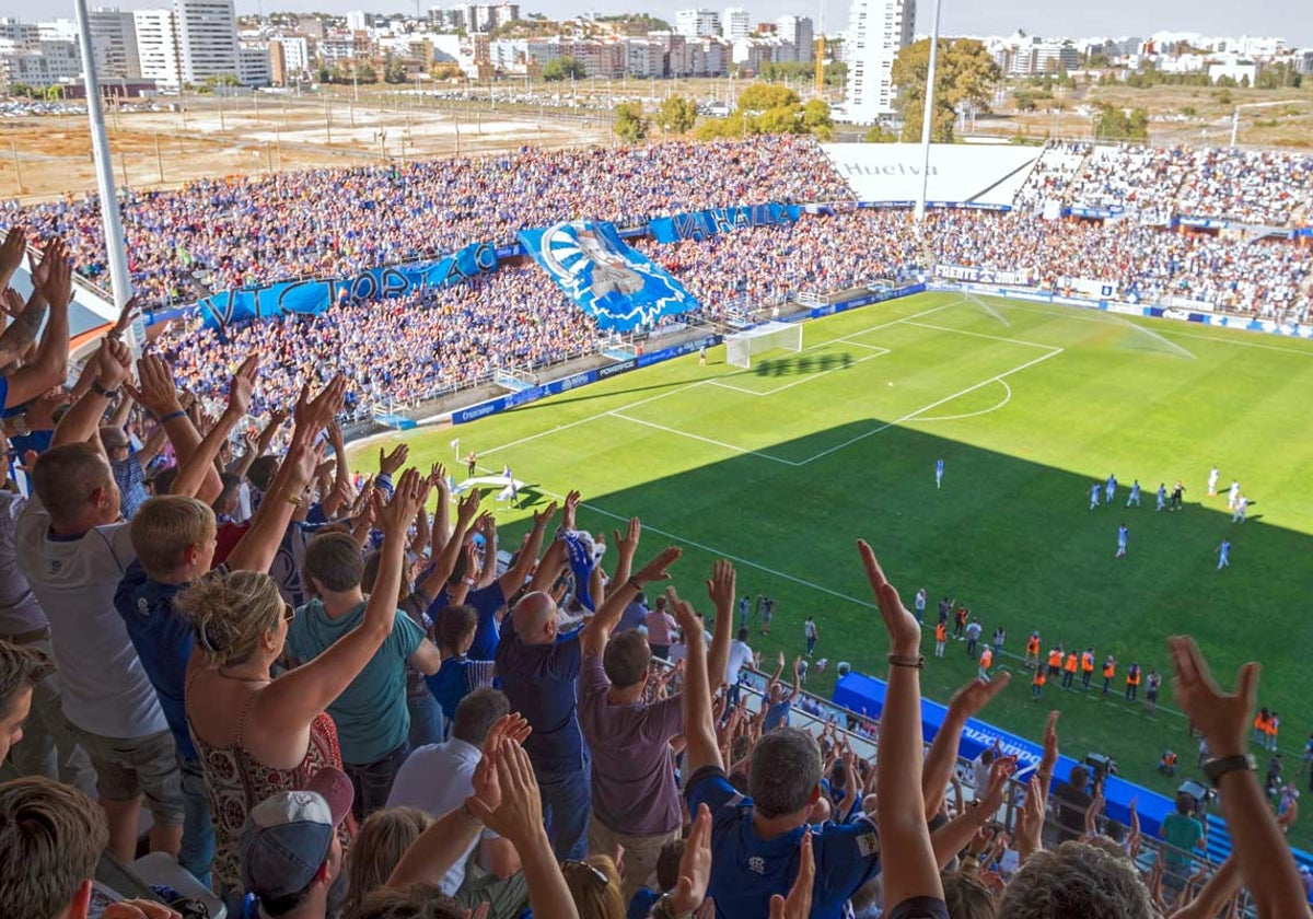 La grada del Colombino en un partido de liga