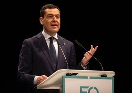 Juanma Moreno reclama una «sustancial mejora» de las infraestructuras de Huelva
